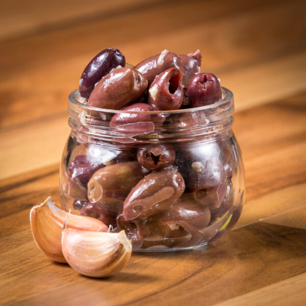 Kalamata entsteint mit Knoblauch